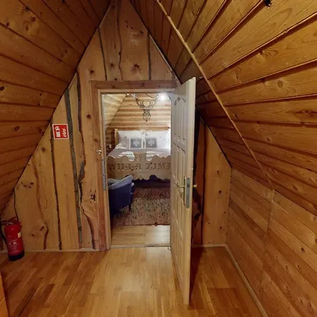 Willa Zima Twoje Wyjatkowe Miejsce W Bukowinie Tatrzanskiej 住宿加早餐酒店 3*